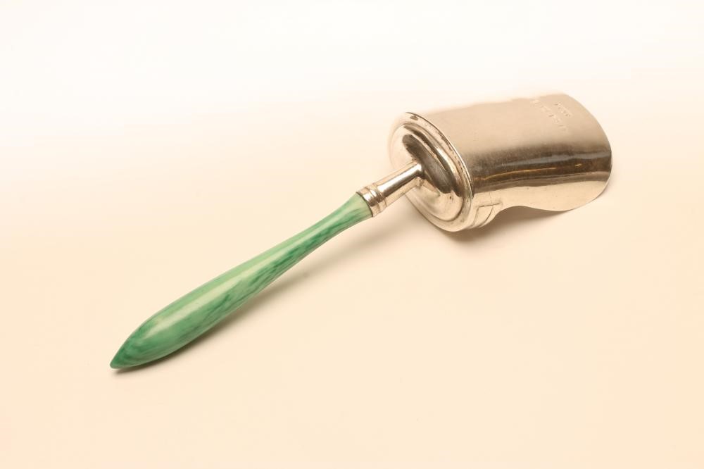 A VICTORIAN SILVER CADDY SPOON Image