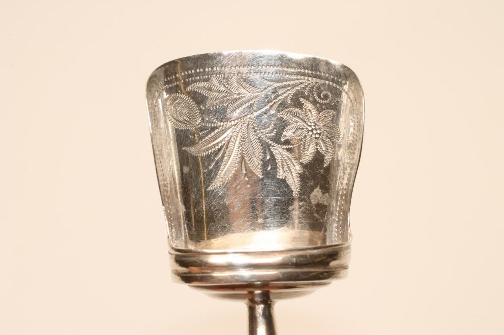 A VICTORIAN SILVER CADDY SPOON Image