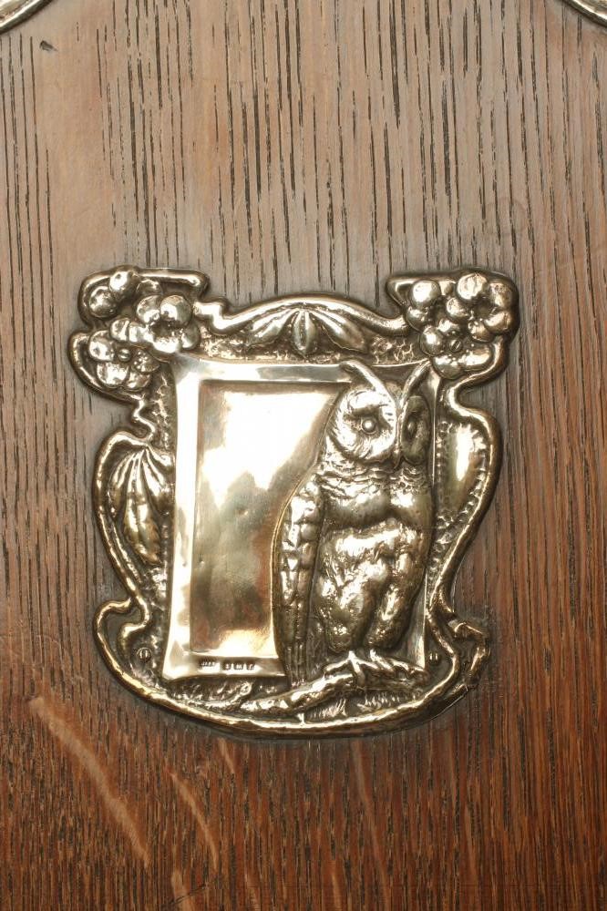 AN EDWARDIAN SILVER MOUNTED ART NOUVEAU OAK BLOTTER Image