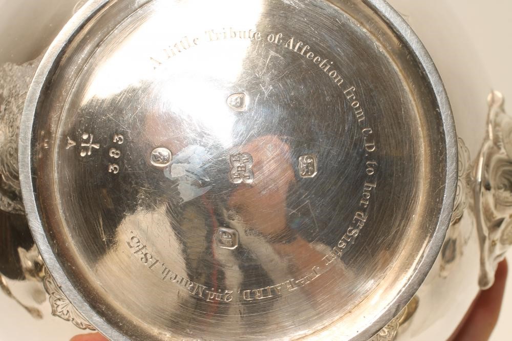 AN EARLY VICTORIAN SILVER THREE PIECE TEA SET Image