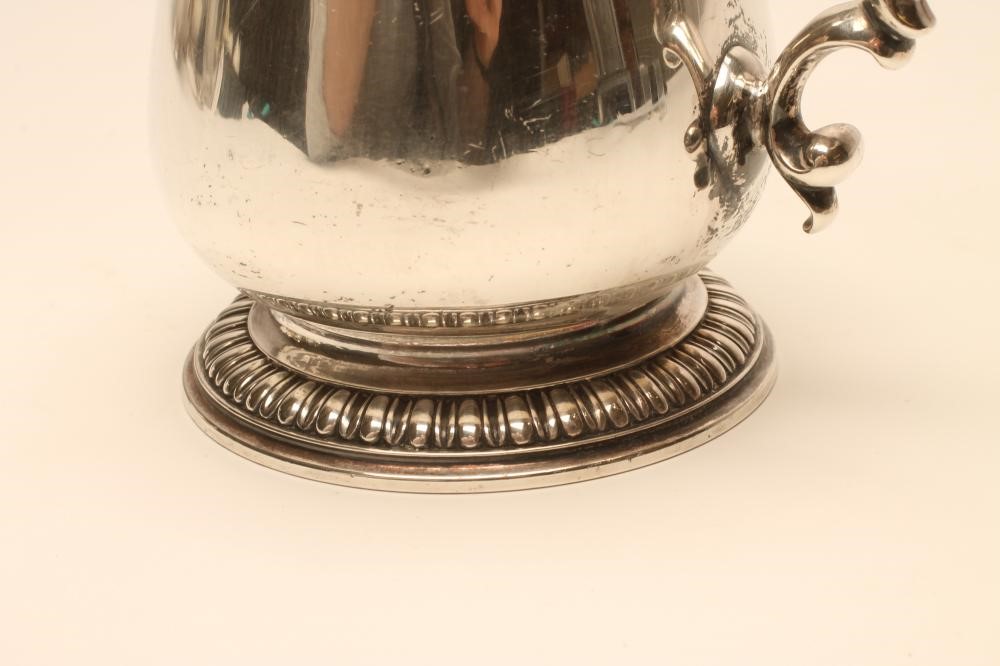 A GEORGE II SILVER MUG Image