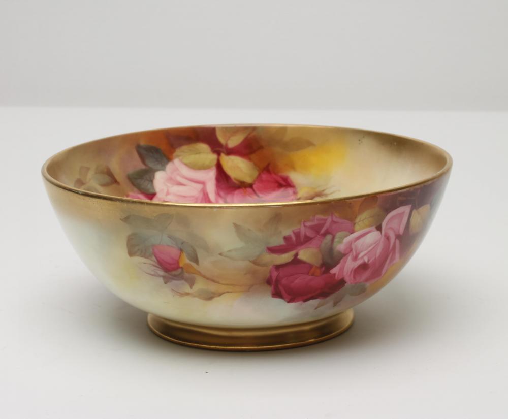 A ROYAL WORCESTER CHINA BOWL Image