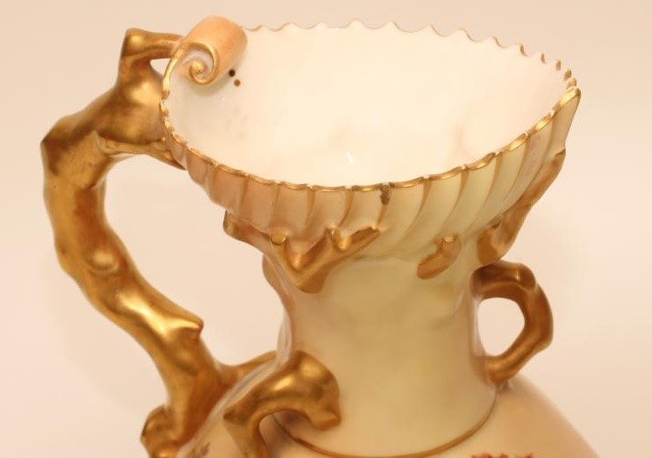 A ROYAL WORCESTER CHINA JUG Image