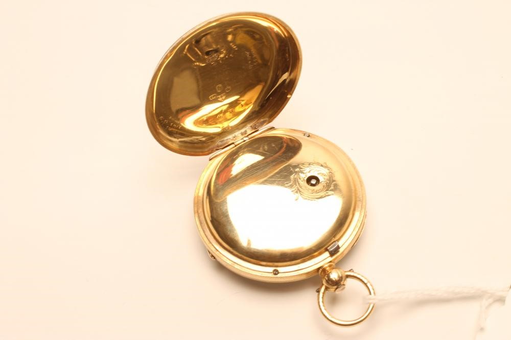 A GENTLEMAN'S VICTORIAN 18CT GOLD KEY WIND POCKET WATCH Image