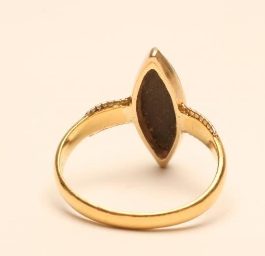 A BLACK OPAL RING Image