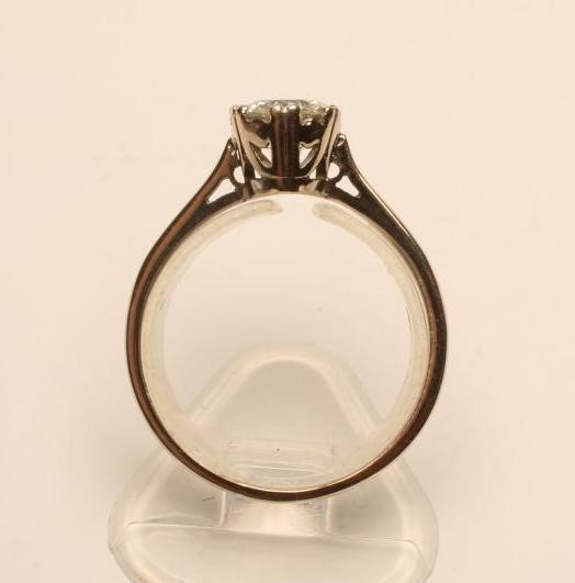A SOLITAIRE DIAMOND RING Image