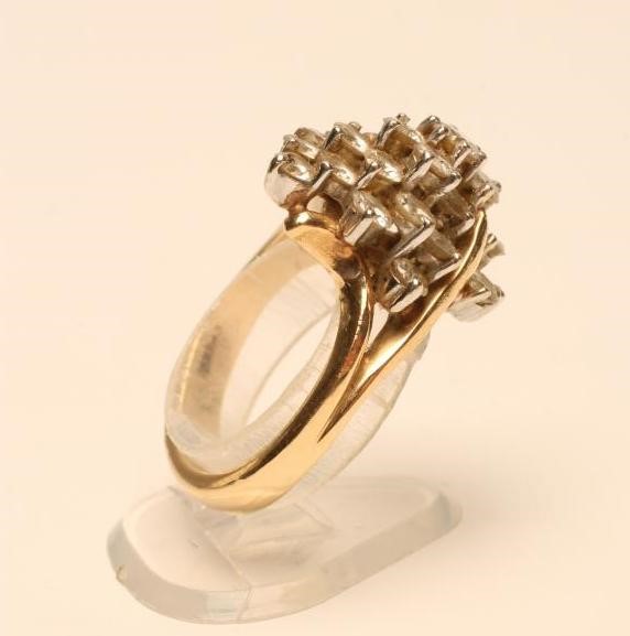 A DIAMOND ABSTRACT CLUSTER RING Image