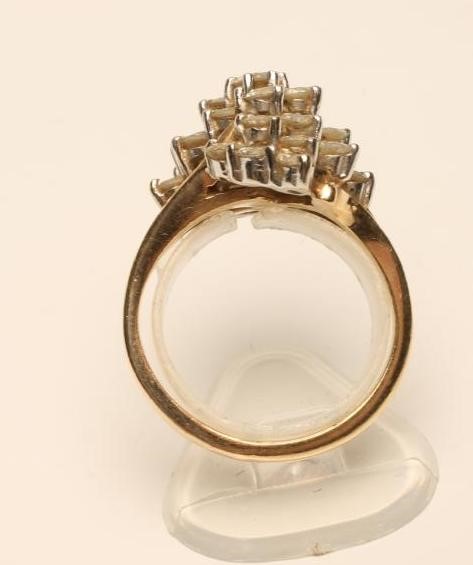 A DIAMOND ABSTRACT CLUSTER RING Image