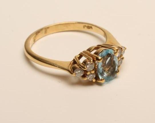 AN AQUAMARINE AND DIAMOND DRESS RING Image