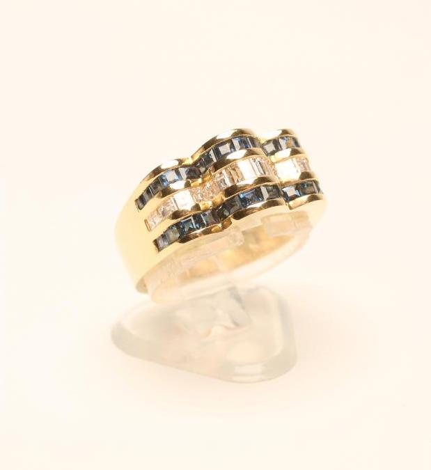 A SAPPHIRE AND DIAMOND COCKTAIL RING Image
