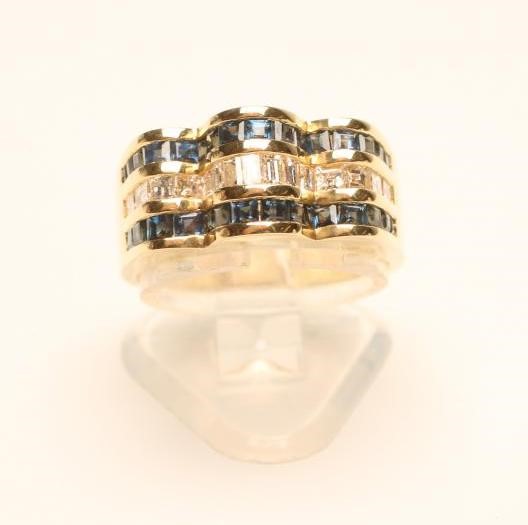 A SAPPHIRE AND DIAMOND COCKTAIL RING Image