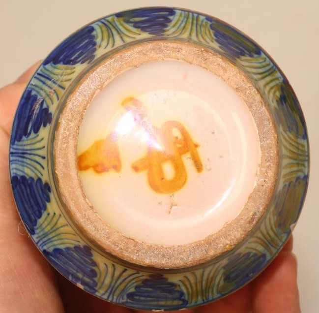 A PAIR OF MAIOLICA SMALL ALBARELLI Image