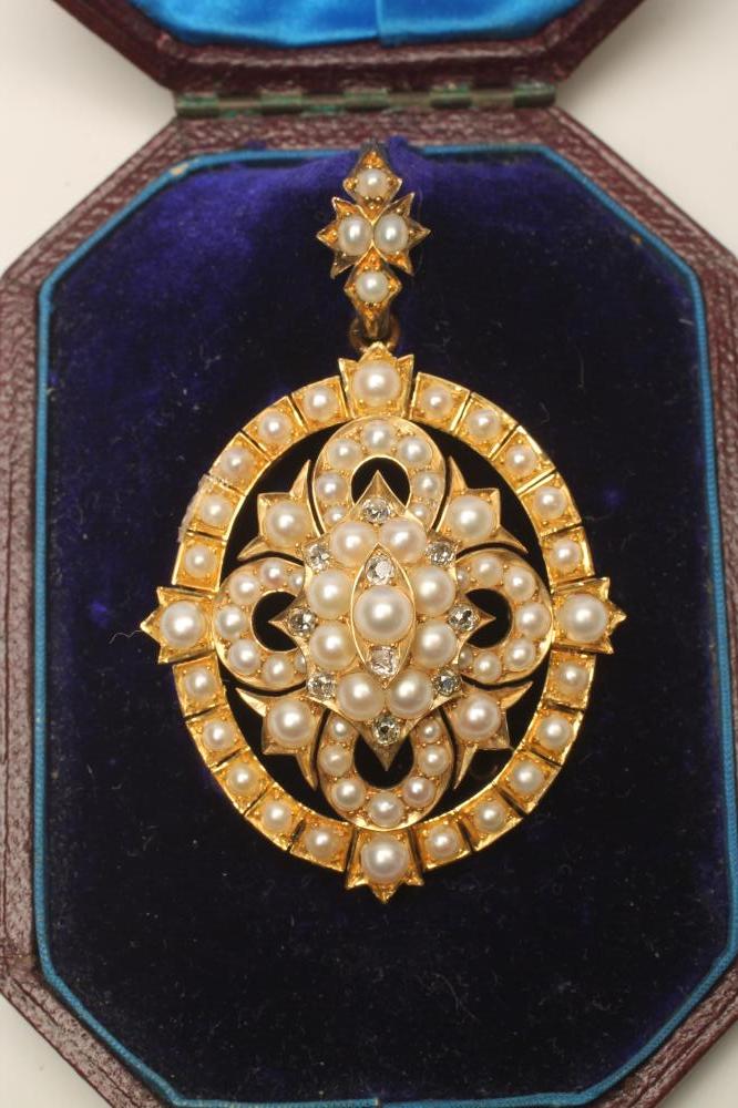 A VICTORIAN PEARL AND DIAMOND PENDANT/BROOCH Image