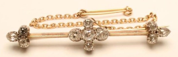 A DIAMOND BROOCH Image