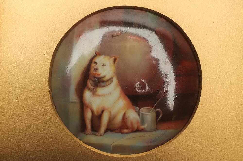 A PAIR OF PARAGON CHINA ROUNDELS Image