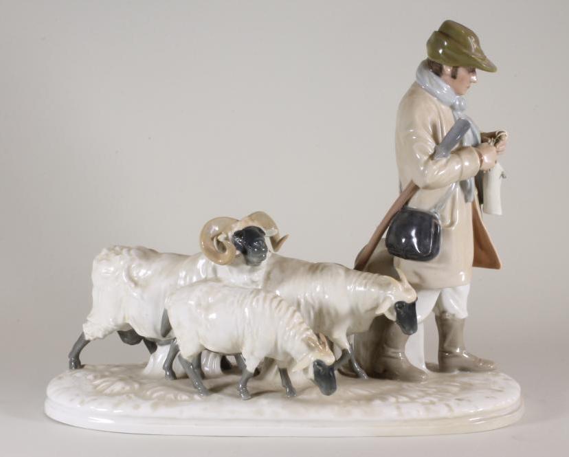 A MEISSEN PORCELAIN FIGURE GROUP Image