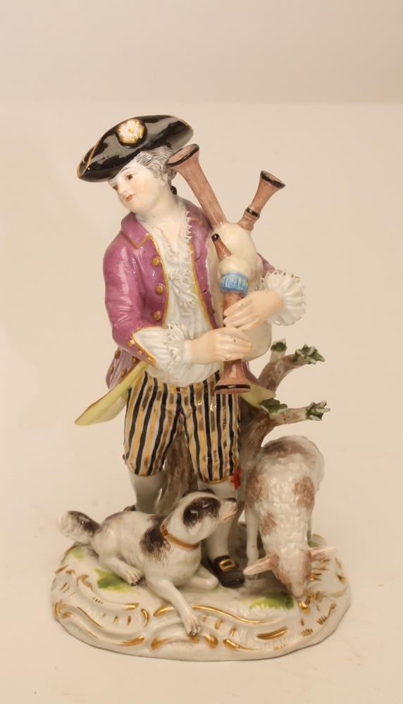 A MEISSEN PORCELAIN FIGURE Image