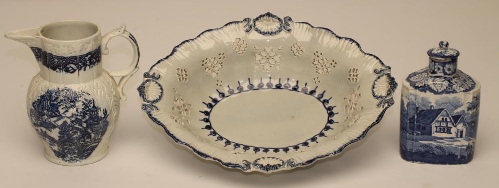 A PEARLWARE BASKET Image