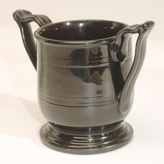 A PEARLWARE COFFEE POT AND COVER Image