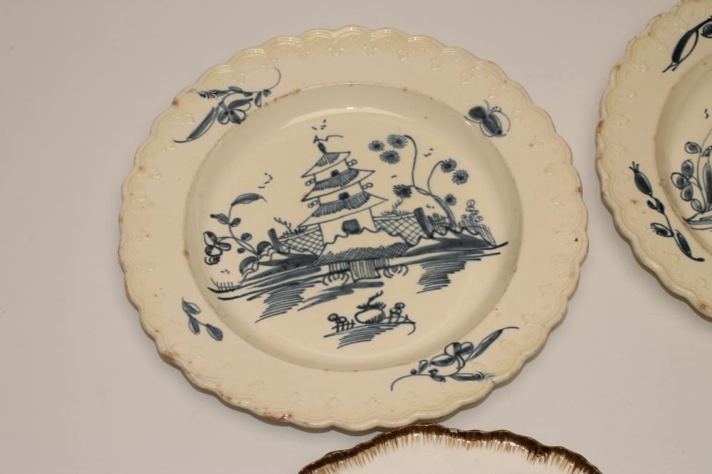 A PAIR OF YORKSHIRE PEARLWARE PLATES Image