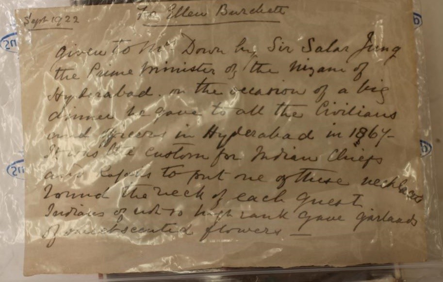 A MUGHAL GARLAND Image