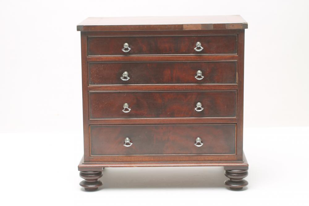 A WILLIAM IV MAHOGANY MINIATURE CHEST Image
