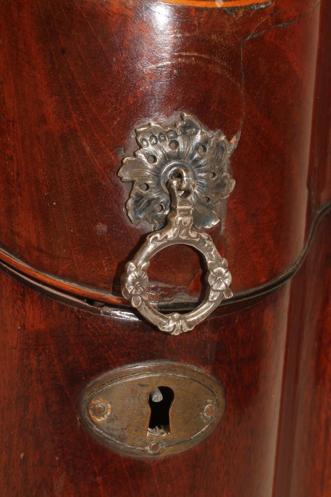 A GEORGIAN MAHOGANY KNIFE BOX Image