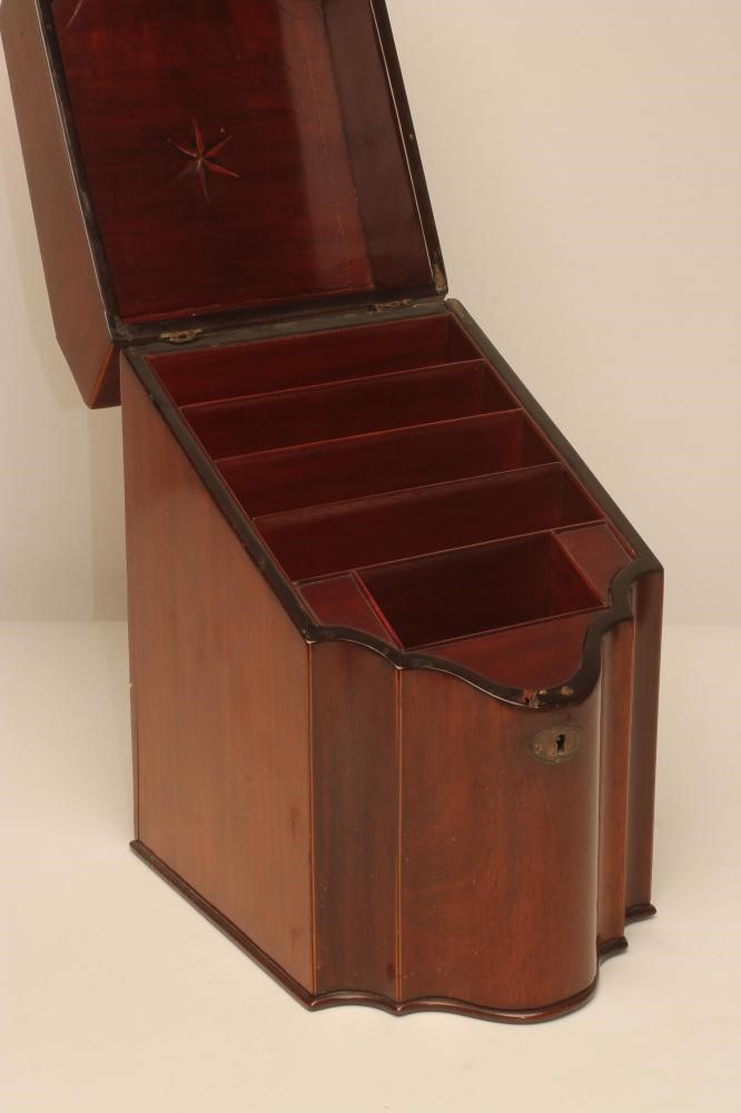 A GEORGIAN MAHOGANY KNIFE BOX Image