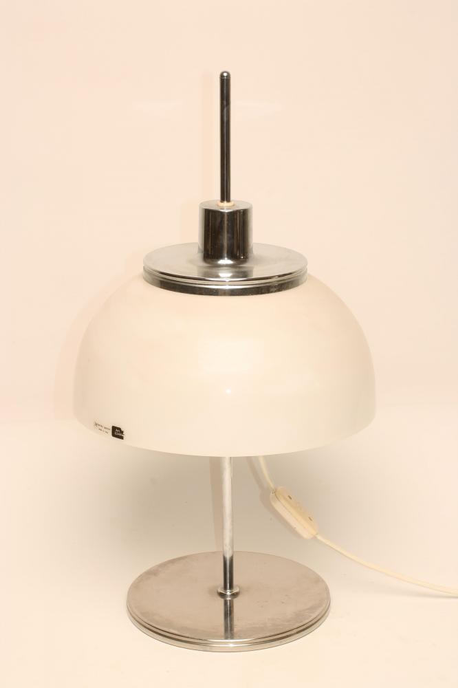 A HARVEY GUZZINI CHROME TABLE LAMP Image