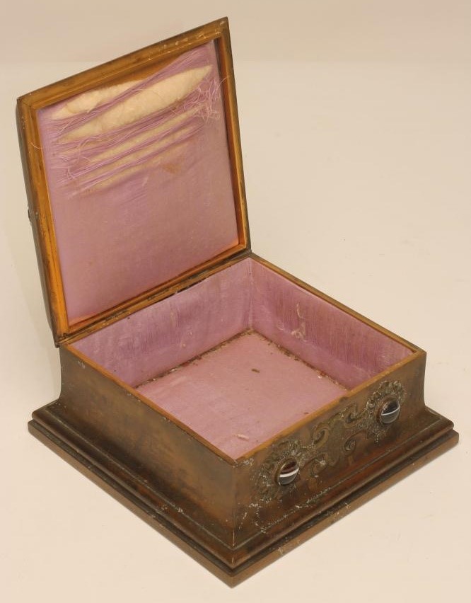A VICTORIAN LACQUERED BRONZED TABLE CASKET Image