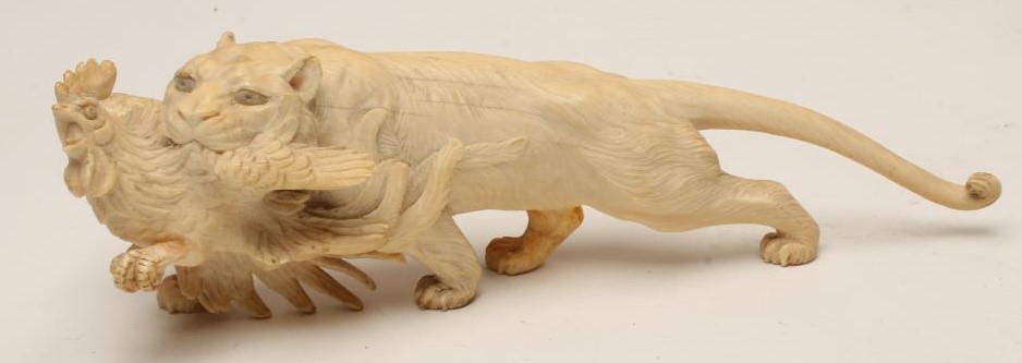 TWO JAPANESE ONE PIECE IVORY MODELS Image