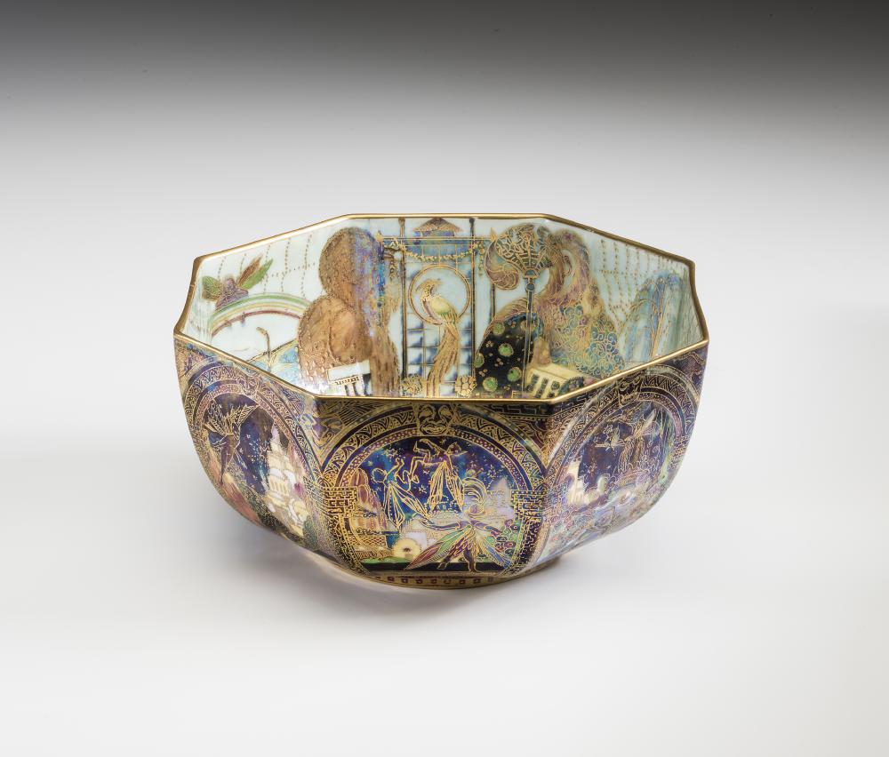 A WEDGWOOD "FAIRYLAND LUSTRE" BOWL Image