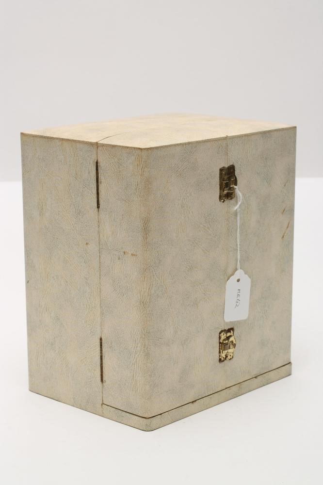 A GILT BRASS CASED JAEGER LECOULTRE ATMOS CLOCK Image