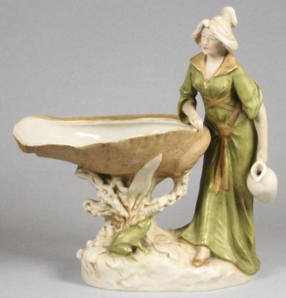 AN ART NOUVEAU ROYAL DUX PORCELAIN SMALL FIGURAL CENTREPIECE Image