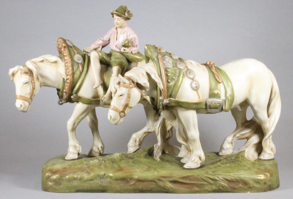 A LARGE ROYAL DUX BISQUE PORCELAIN FIGURE GROUP Image