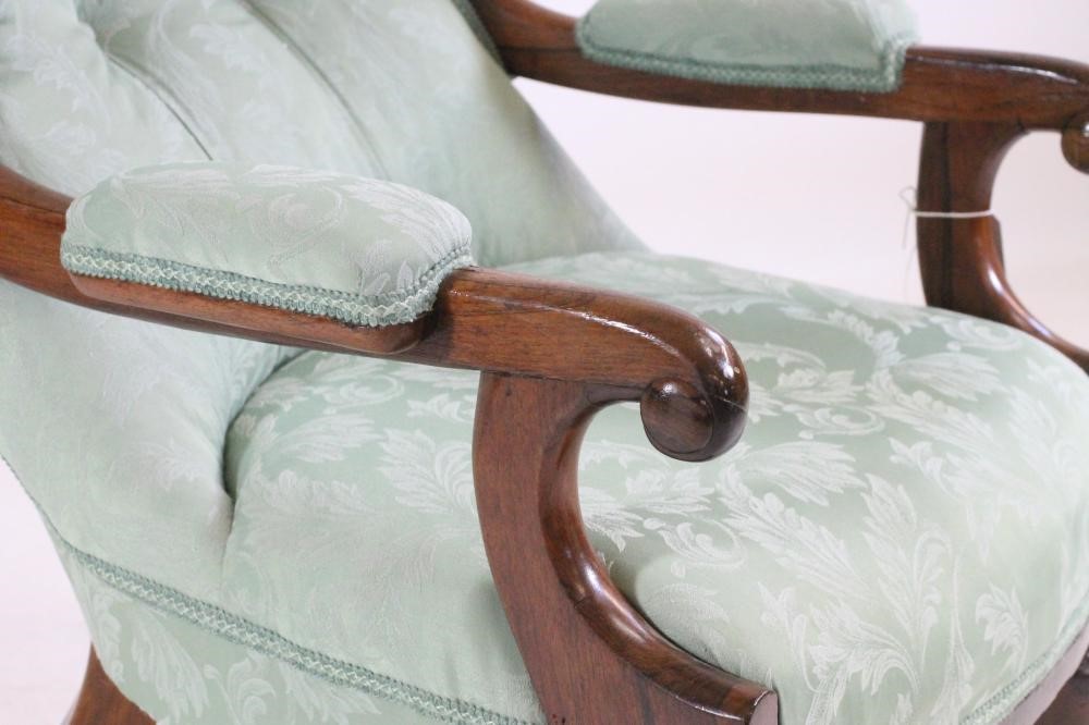 A VICTORIAN ROSEWOOD SALON CHAIR Image
