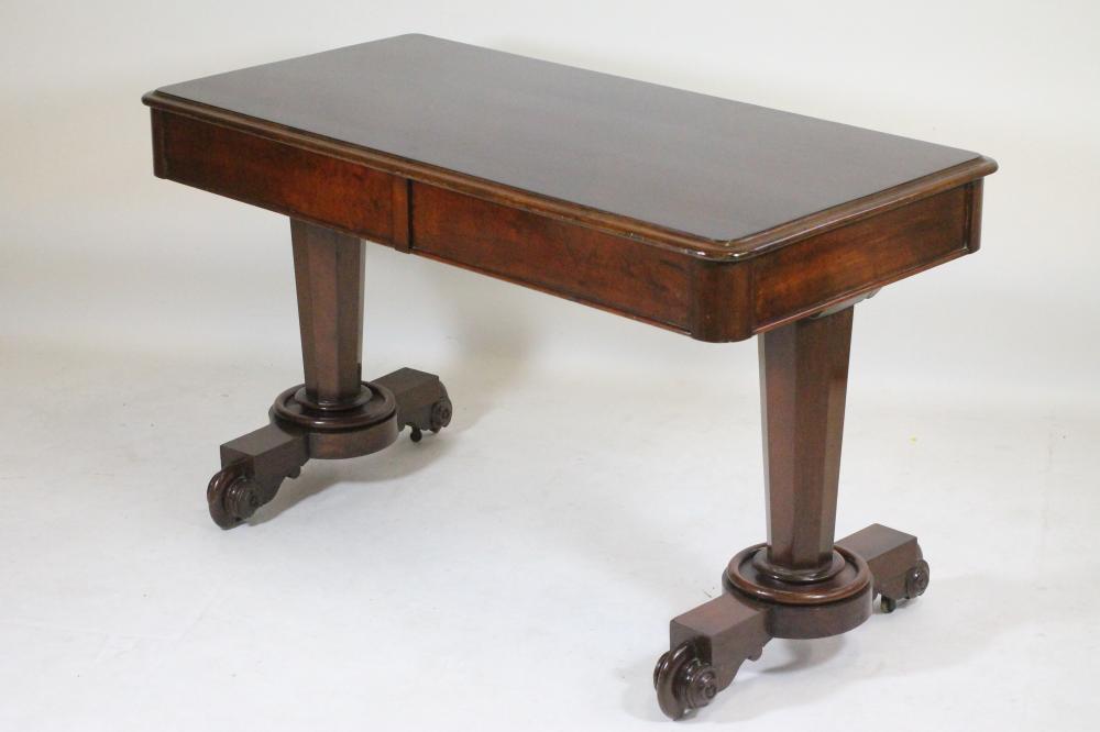 AN EARLY VICTORIAN MAHOGANY PILLAR END SIDE TABLE Image
