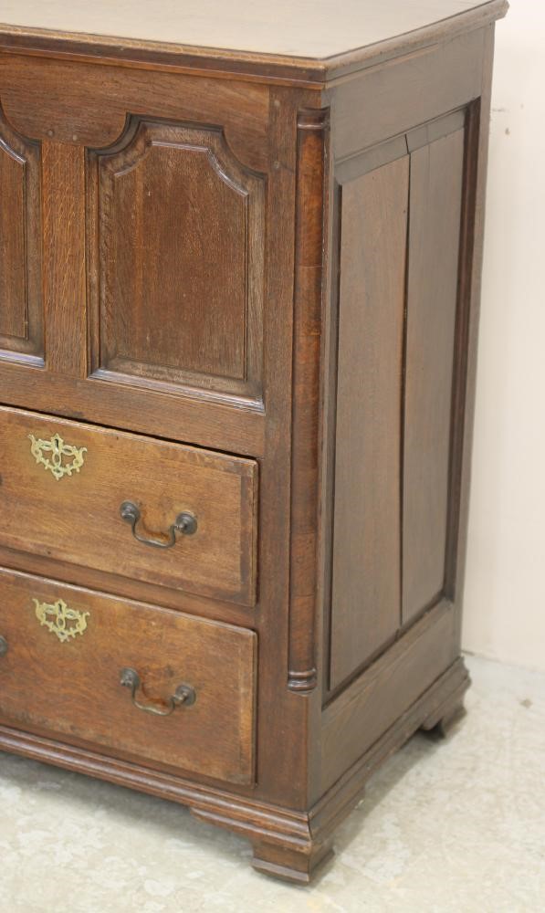 A GEORGIAN OAK AND WALNUT BANDED "MULE" CHEST Image
