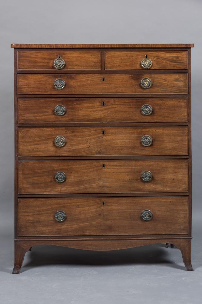 A GEORGIAN MAHOGANY TALL CHEST Image