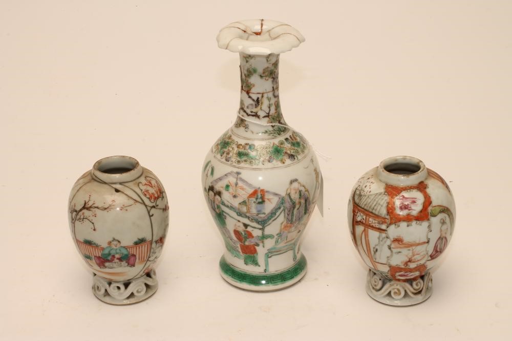 A CANTONESE PORCELAIN DISH AND DRAINER Image