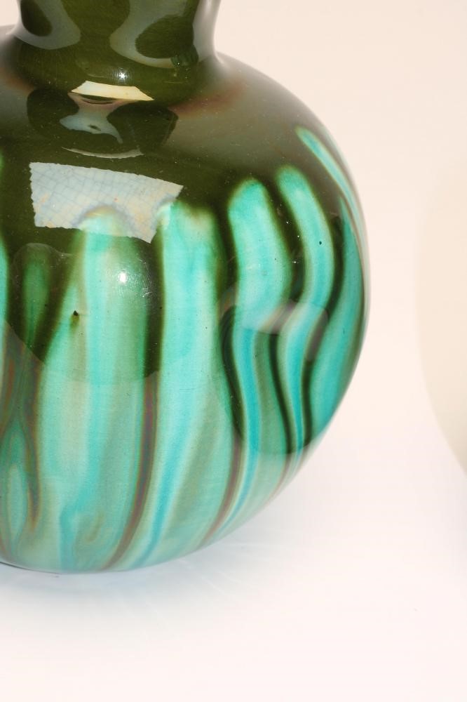 A PAIR OF BURMANTOFTS "FAIENCE" VASES Image