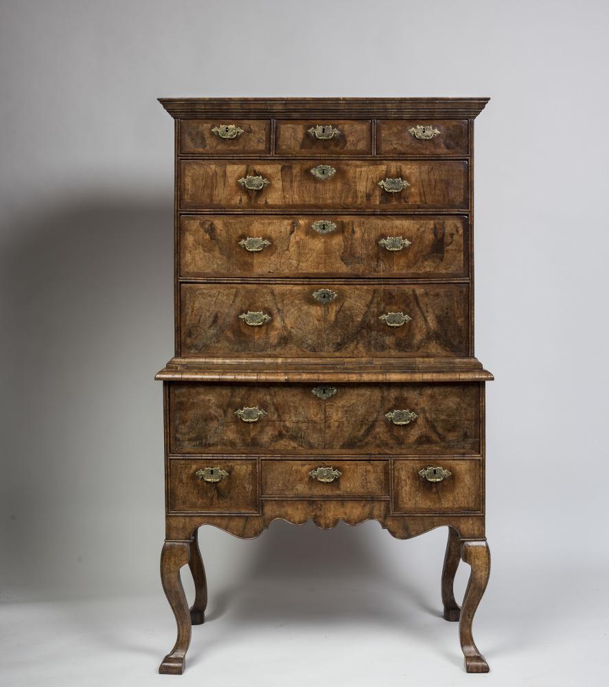 AN EARLY GEORGIAN WALNUT CHEST ON STAND Image