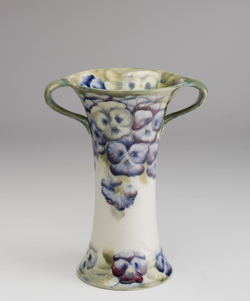A MACINTYRE MOORCROFT  POTTERY VASE Image