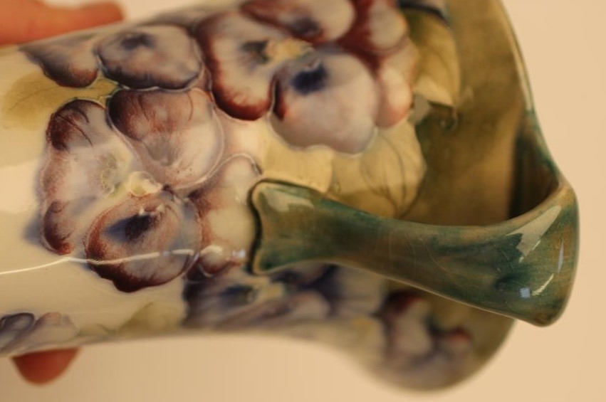 A MACINTYRE MOORCROFT  POTTERY VASE Image