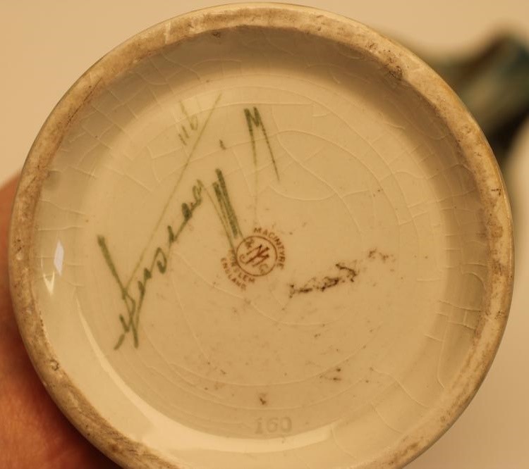 A MACINTYRE MOORCROFT  POTTERY VASE Image