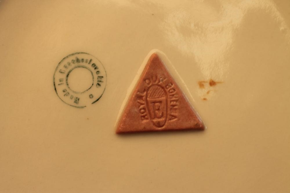 A ROYAL DUX FIGURE Image