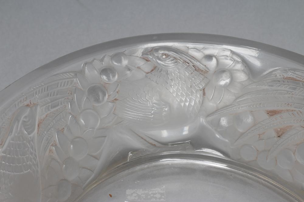 A LALIQUE CLEAR AND FROSTED GLASS "FAISAN" PATTERN OVAL TRAY Image