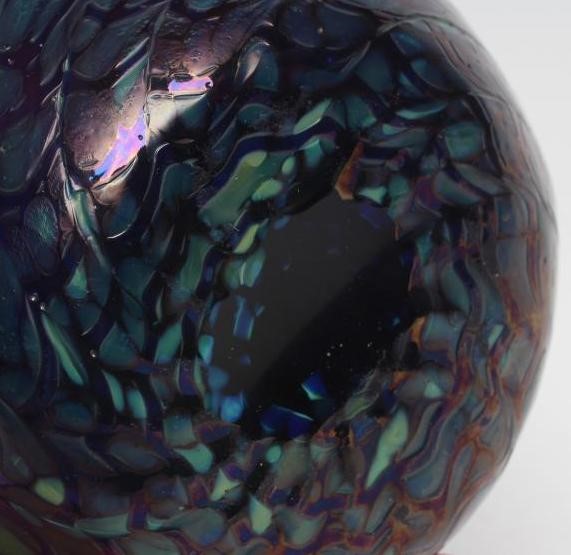 A KRALIK PEACOCK IRIDESCENT GLASS VASE Image