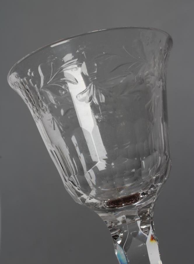 A WINE GLASS Image
