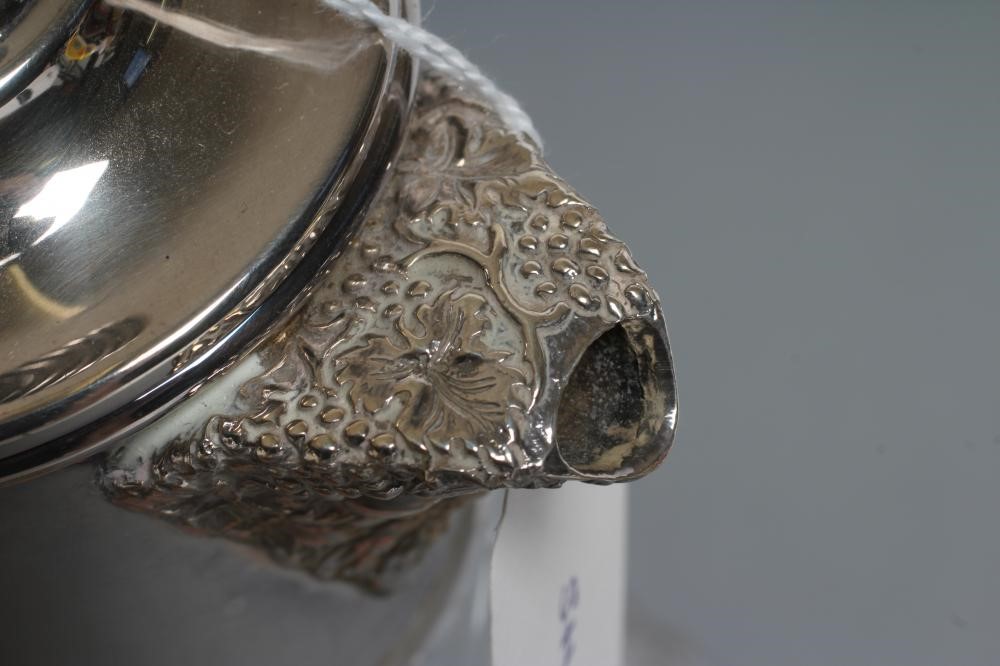 A SILVER MOUNTED CLEAR GLASS CLARET JUG Image